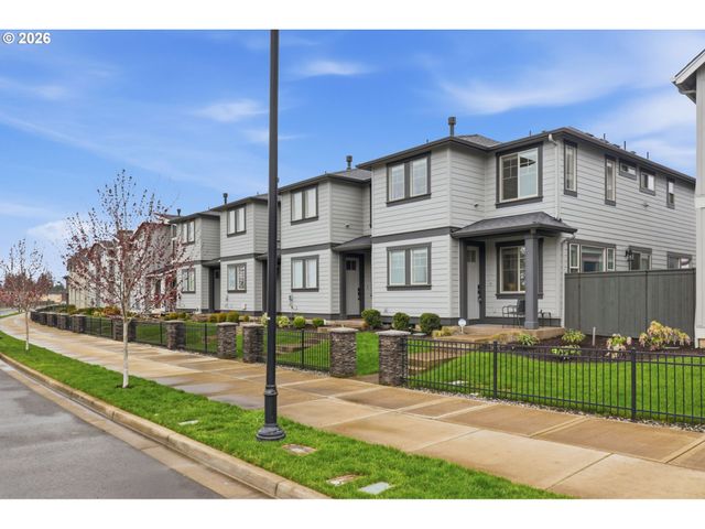 8165 Se VERMONT St, Hillsboro, OR 97123