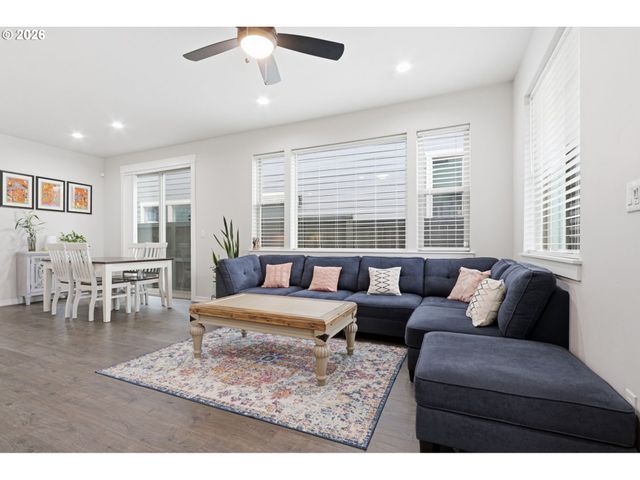 8165 Se VERMONT St, Hillsboro, OR 97123