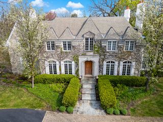 401 Glendale Avenue, Oak Brook, IL 60523