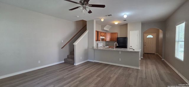 7810 Kingsbury Wood Unit 4, San Antonio, TX 78240