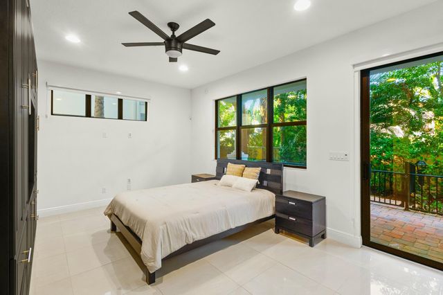 613 Windward Circle N, Boynton Beach, FL 33435