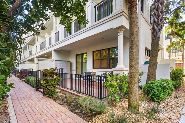 613 Windward Circle N, Boynton Beach, FL 33435