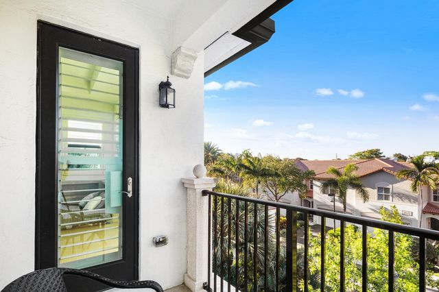 613 Windward Circle N, Boynton Beach, FL 33435