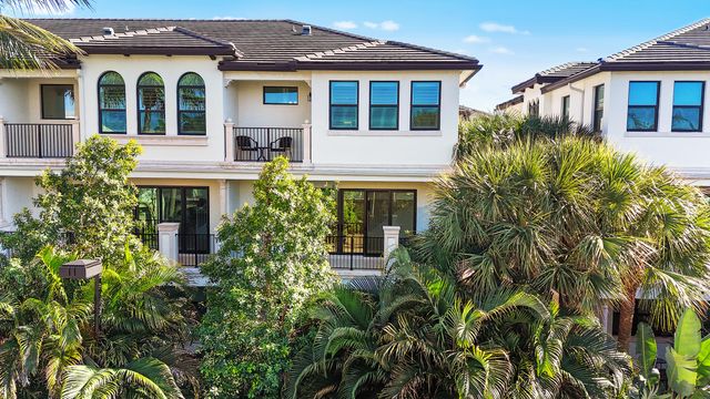 613 Windward Circle N, Boynton Beach, FL 33435