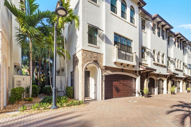 613 Windward Circle N, Boynton Beach, FL 33435