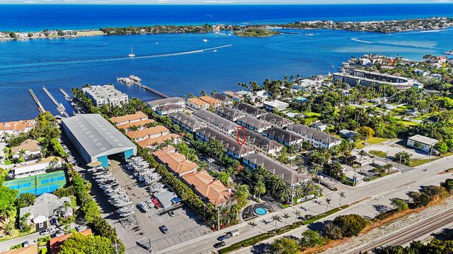 613 Windward Circle N, Boynton Beach, FL 33435