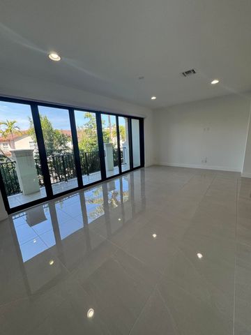 613 Windward Circle N, Boynton Beach, FL 33435