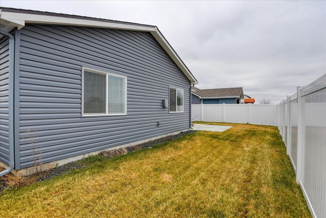 10330 W Salmonberry Rd, Spokane, WA 99004