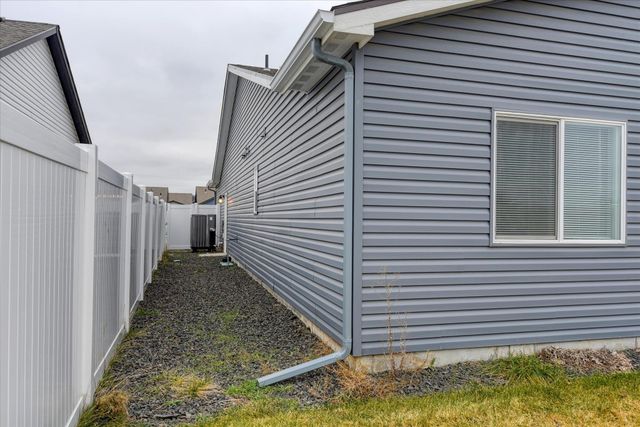 10330 W Salmonberry Rd, Spokane, WA 99004