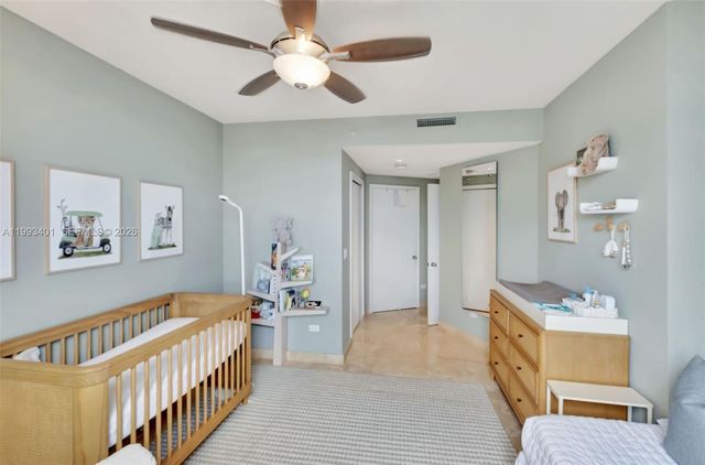 848 Brickell Key Dr 2605, Miami, FL 33131