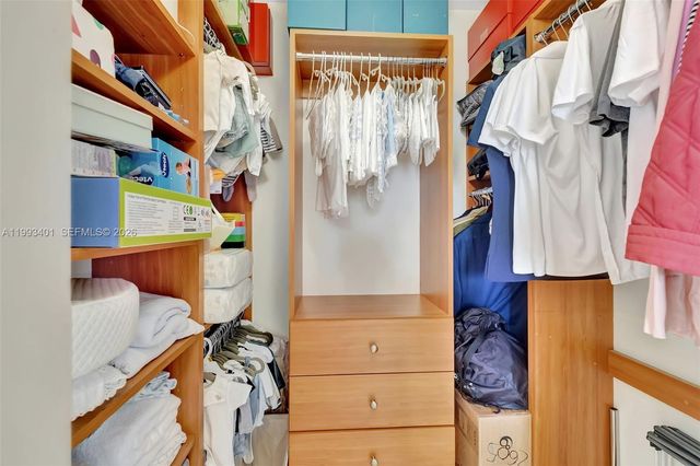 848 Brickell Key Dr 2605, Miami, FL 33131