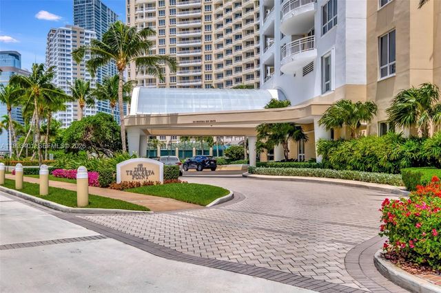 848 Brickell Key Dr 2605, Miami, FL 33131