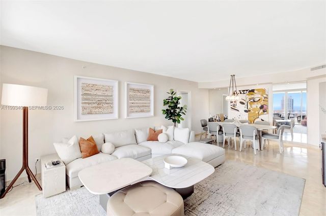 848 Brickell Key Dr 2605, Miami, FL 33131