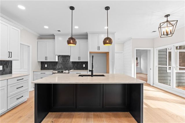 3274 Eagle Watch Drive, Woodstock, GA 30189