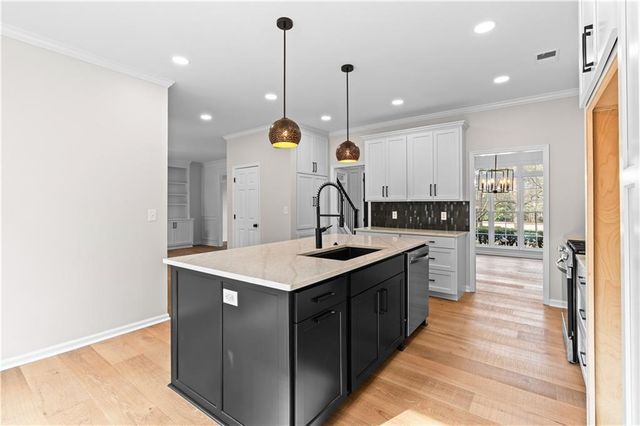 3274 Eagle Watch Drive, Woodstock, GA 30189