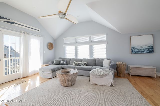 806 W Bay Club Lane W, Beach Haven, NJ 08008