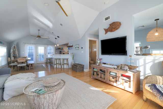 806 W Bay Club Lane W, Beach Haven, NJ 08008