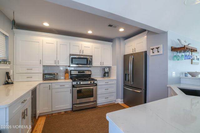 806 W Bay Club Lane W, Beach Haven, NJ 08008