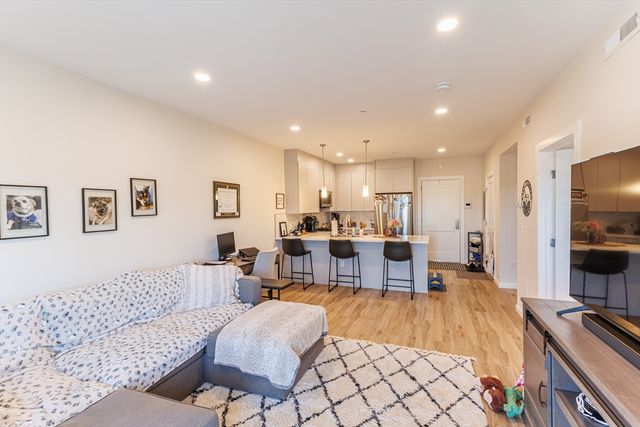 458 Washington St 304, Boston, MA 02135