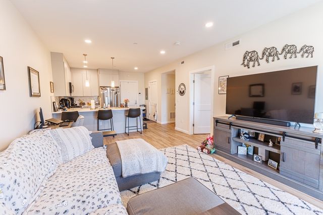 458 Washington St 304, Boston, MA 02135