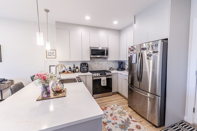 458 Washington St 304, Boston, MA 02135