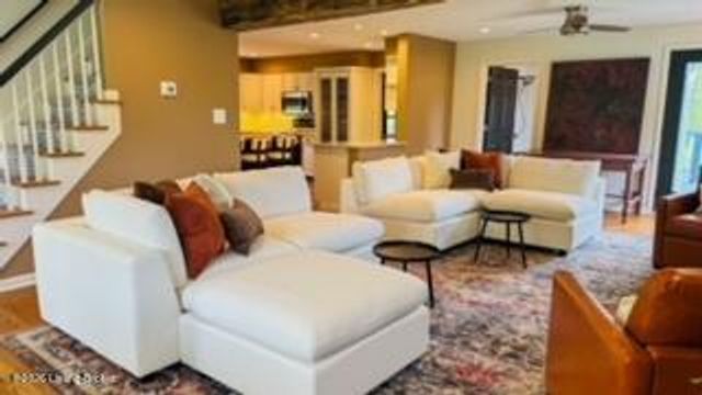 2202 Clark Station Rd, Louisville, KY 40023