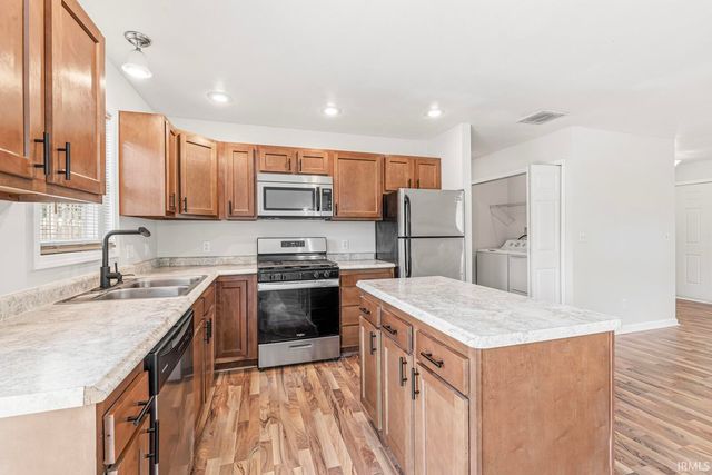 3229 Kent Lane, South Bend, IN 46615