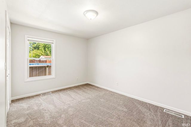 3229 Kent Lane, South Bend, IN 46615
