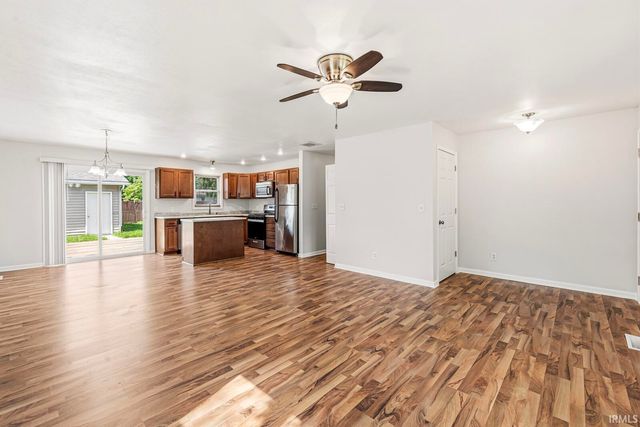 3229 Kent Lane, South Bend, IN 46615