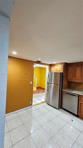 3954 Inverrary Drive B2, Lauderhill, FL 33319