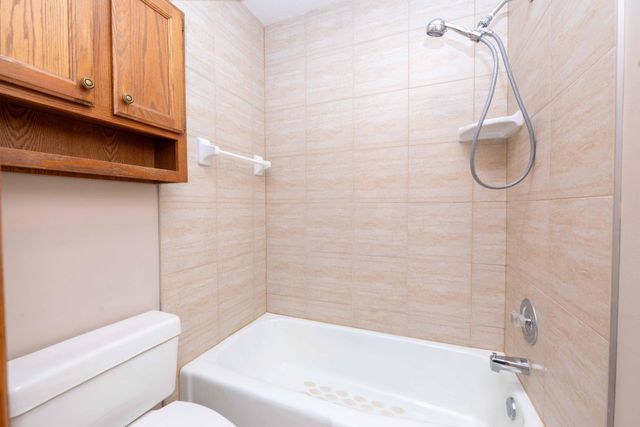 5324 Highpointe Drive, Bloomington, MN 55437