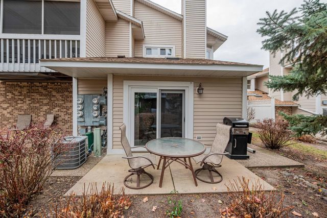 5324 Highpointe Drive, Bloomington, MN 55437