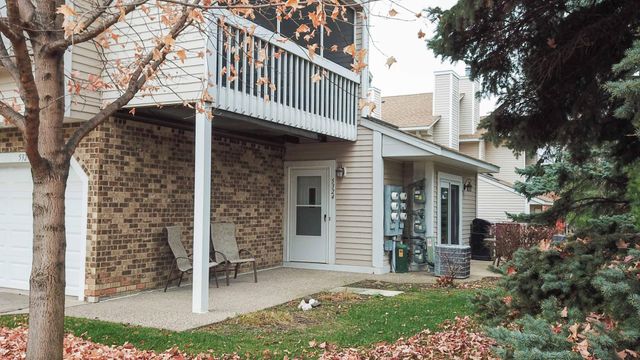 5324 Highpointe Drive, Bloomington, MN 55437