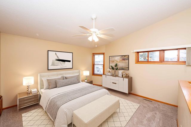 5324 Highpointe Drive, Bloomington, MN 55437