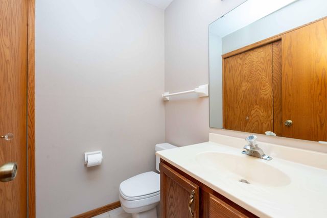 5324 Highpointe Drive, Bloomington, MN 55437