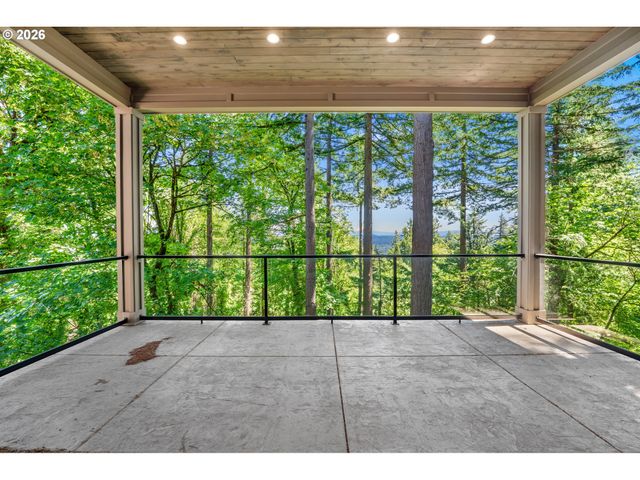 4530 Sw COUNCIL CREST Dr, Portland, OR 97239
