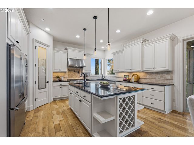 4530 Sw COUNCIL CREST Dr, Portland, OR 97239