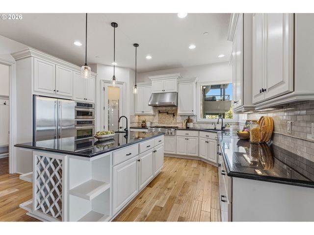 4530 Sw COUNCIL CREST Dr, Portland, OR 97239
