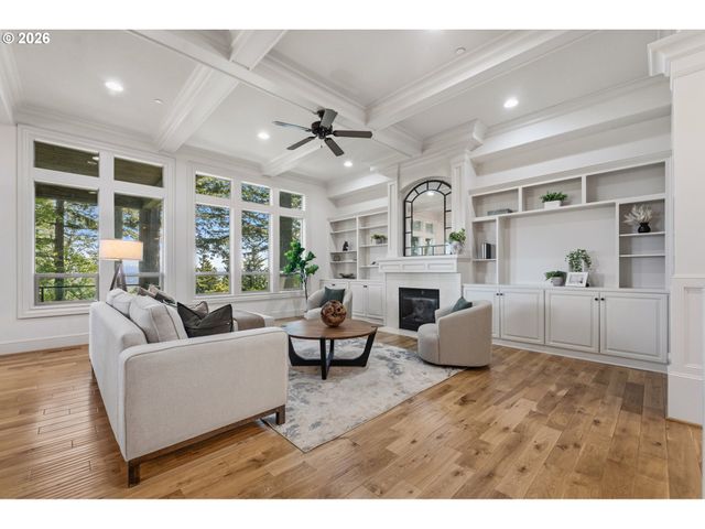 4530 Sw COUNCIL CREST Dr, Portland, OR 97239