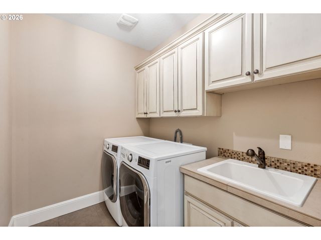 4530 Sw COUNCIL CREST Dr, Portland, OR 97239