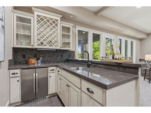 4530 Sw COUNCIL CREST Dr, Portland, OR 97239
