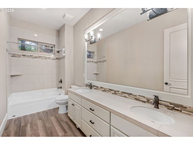 4530 Sw COUNCIL CREST Dr, Portland, OR 97239
