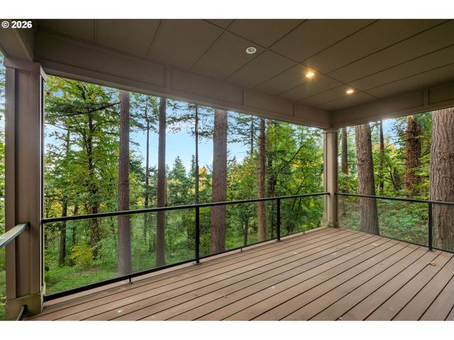4530 Sw COUNCIL CREST Dr, Portland, OR 97239