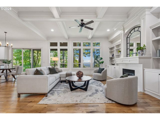 4530 Sw COUNCIL CREST Dr, Portland, OR 97239