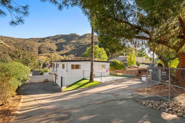 1119 Saint George Dr, El Cajon, CA 92019