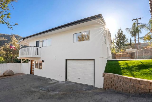 1119 Saint George Dr, El Cajon, CA 92019