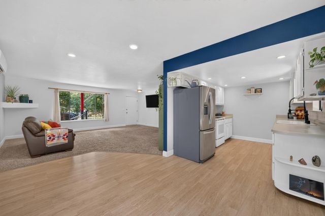5807 Joni Ct, Pollock Pines, CA 95726
