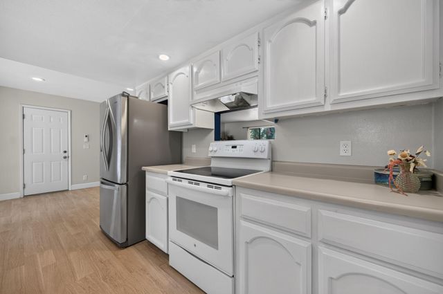 5807 Joni Ct, Pollock Pines, CA 95726