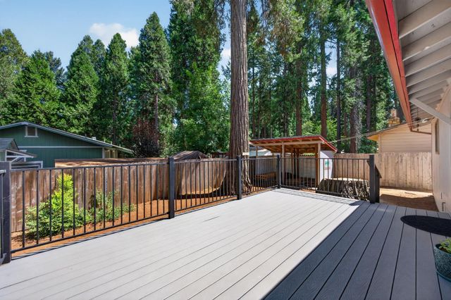 5807 Joni Ct, Pollock Pines, CA 95726