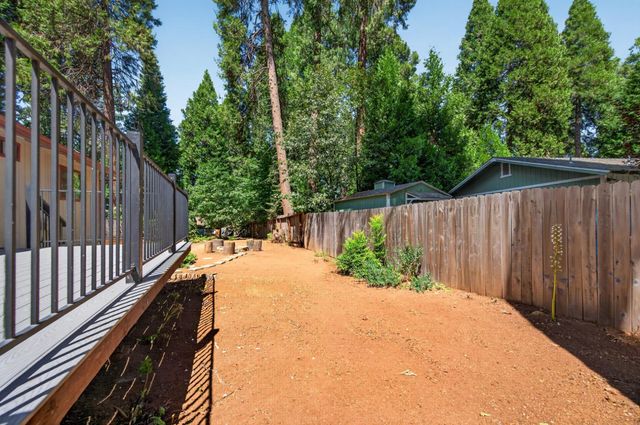 5807 Joni Ct, Pollock Pines, CA 95726